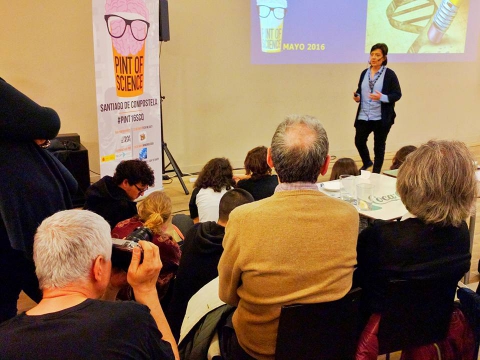 Laura Sanchez had the great pleasure of attending as an invited speaker in the second Pint of Science that took place in Santiago de Compostela